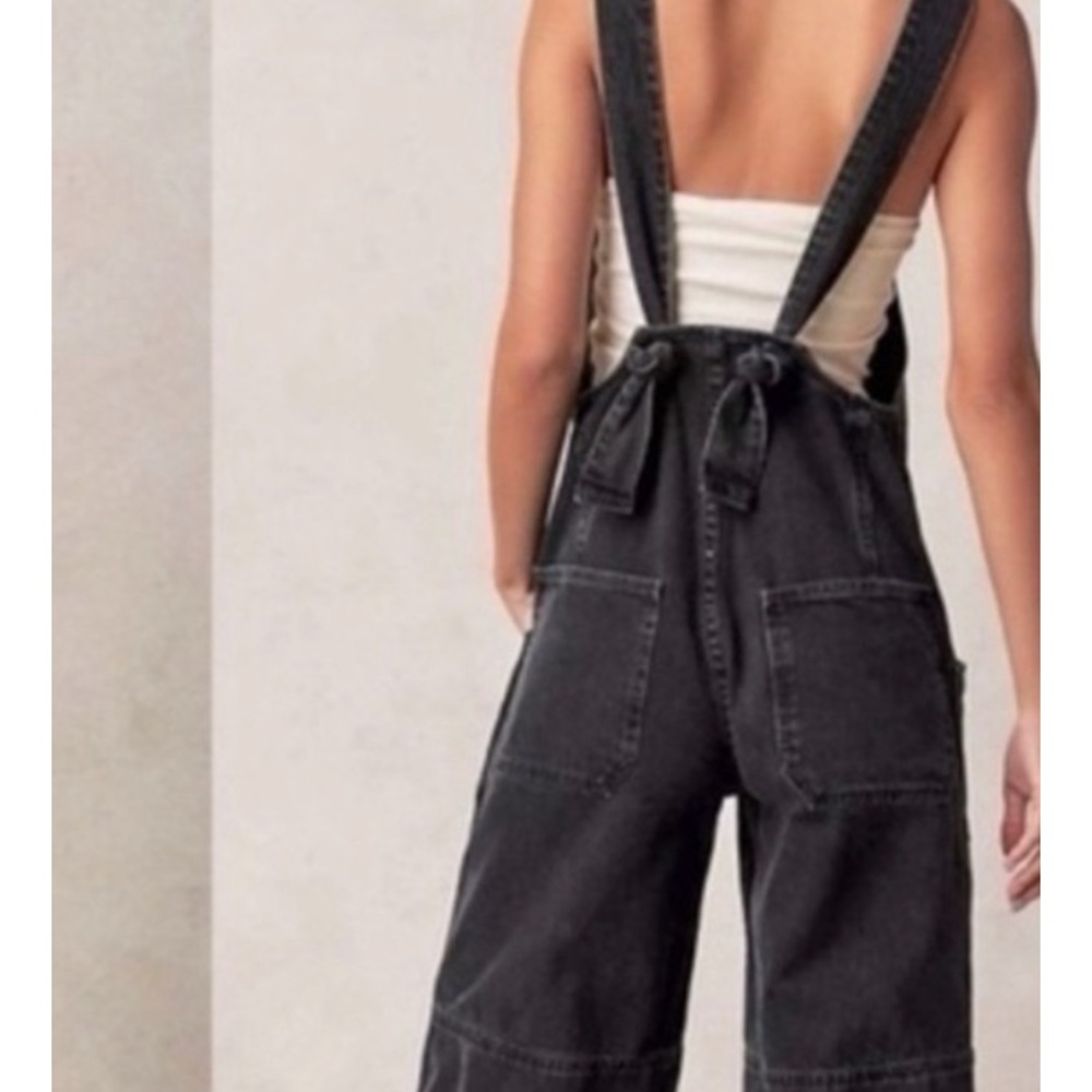 FREE PEOPLE BLACK DENIM OVERALLS W TIE DETAILS AND POCKETS! S - Picture 2 of 7